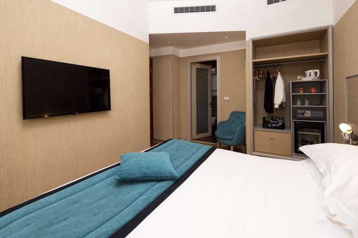 Best Western Plus City Hotel