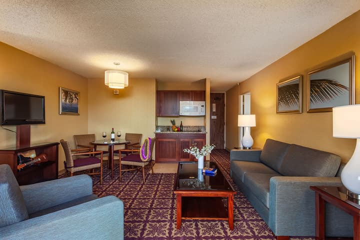 Hilo Hawaiian Hotel, Trademark Collection by Wyndham