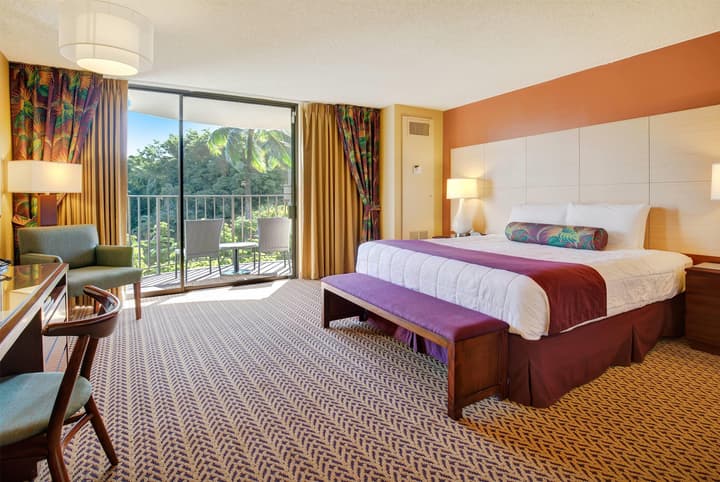 Hilo Hawaiian Hotel, Trademark Collection by Wyndham