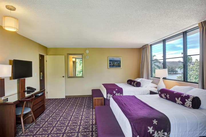 Hilo Hawaiian Hotel, Trademark Collection by Wyndham
