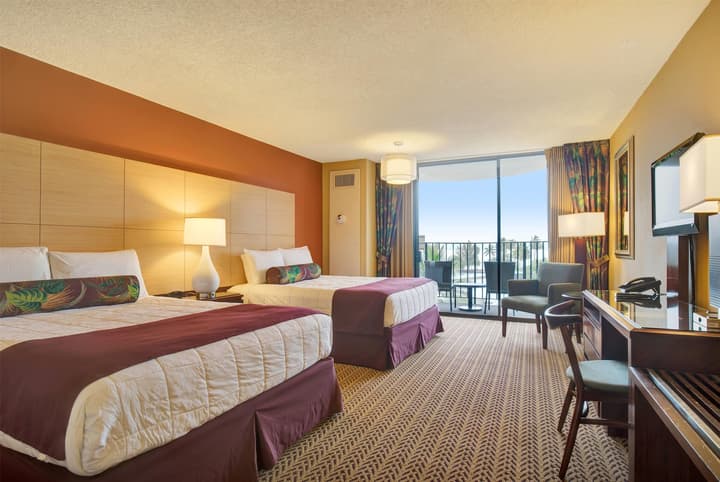 Hilo Hawaiian Hotel, Trademark Collection by Wyndham