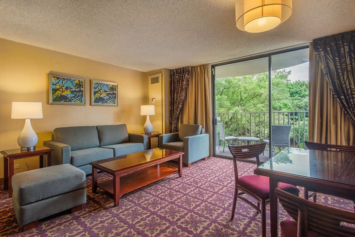 Hilo Hawaiian Hotel, Trademark Collection by Wyndham
