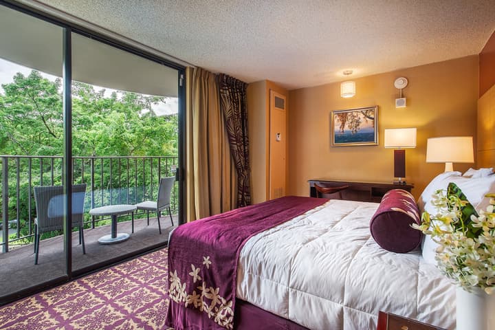Hilo Hawaiian Hotel, Trademark Collection by Wyndham