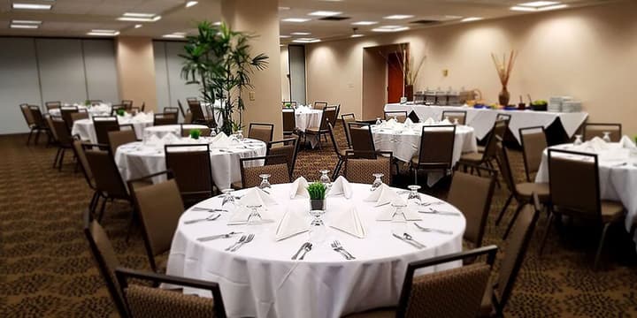Hilo Hawaiian Hotel, Trademark Collection by Wyndham