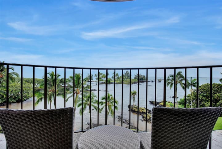 Hilo Hawaiian Hotel, Trademark Collection by Wyndham