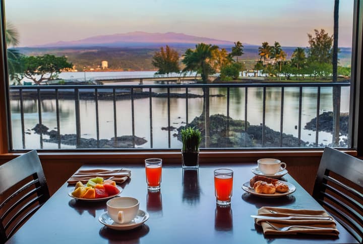 Hilo Hawaiian Hotel, Trademark Collection by Wyndham