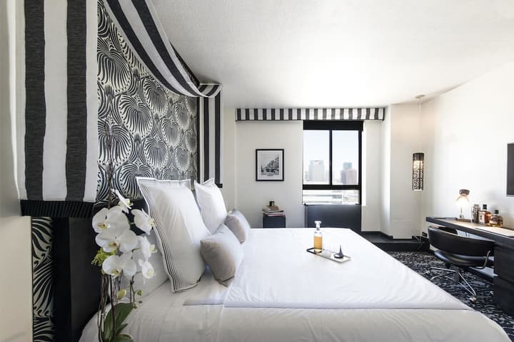 The Mayfair Hotel Los Angeles