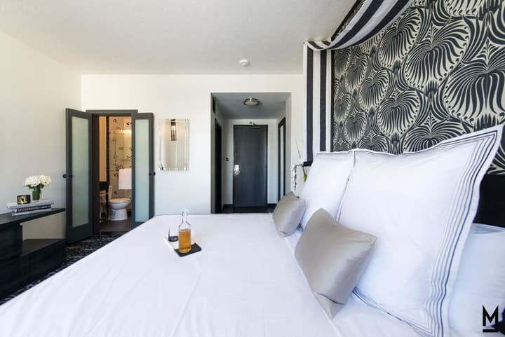 The Mayfair Hotel Los Angeles