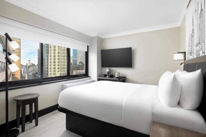 Crowne Plaza Manhattan Times Square by IHG