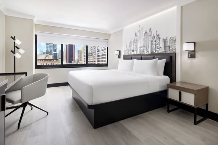 Crowne Plaza Manhattan Times Square by IHG