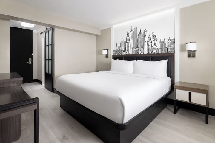 Crowne Plaza Manhattan Times Square by IHG