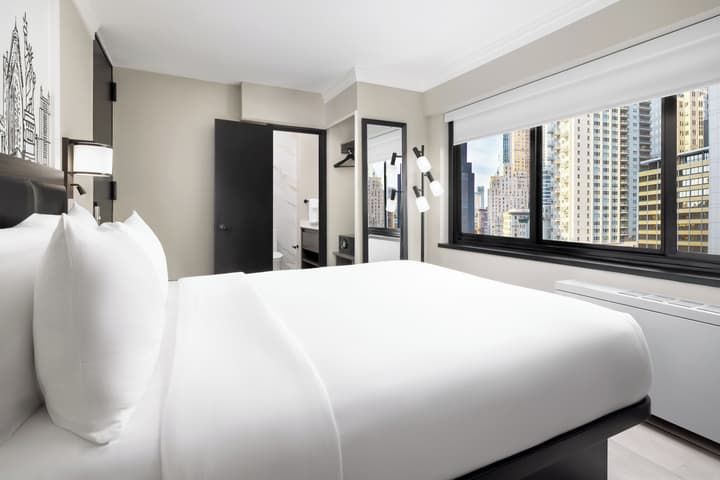 Crowne Plaza Manhattan Times Square by IHG