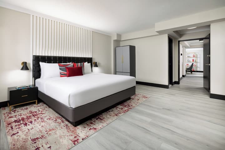 Crowne Plaza Manhattan Times Square by IHG
