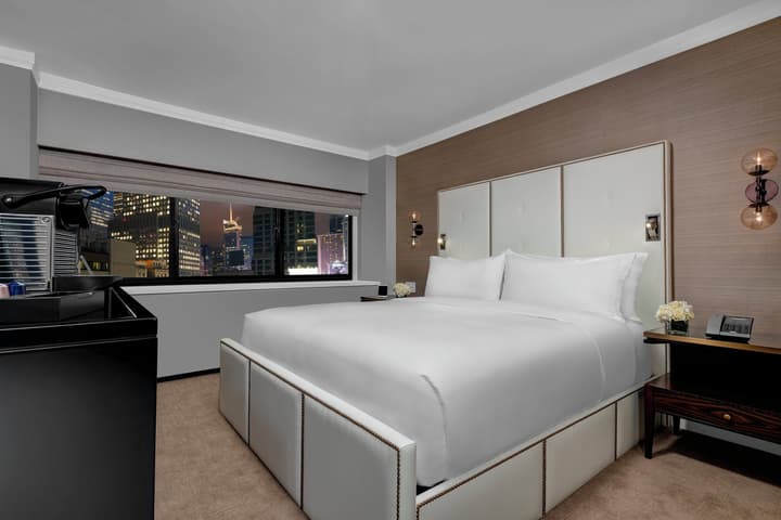 Crowne Plaza Manhattan Times Square by IHG