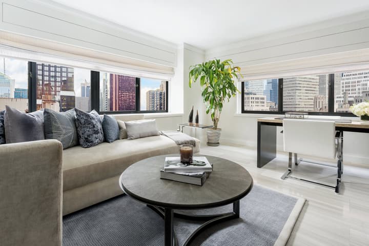 Crowne Plaza Manhattan Times Square by IHG