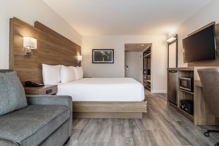 Atrium Hotel Vancouver