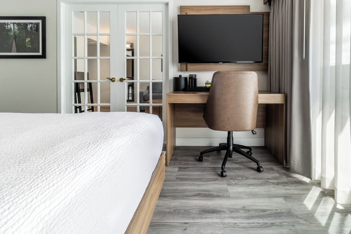 Atrium Hotel Vancouver