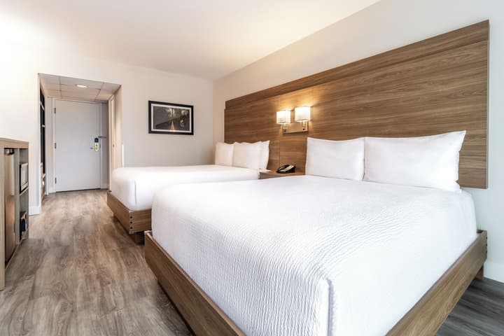 Atrium Hotel Vancouver