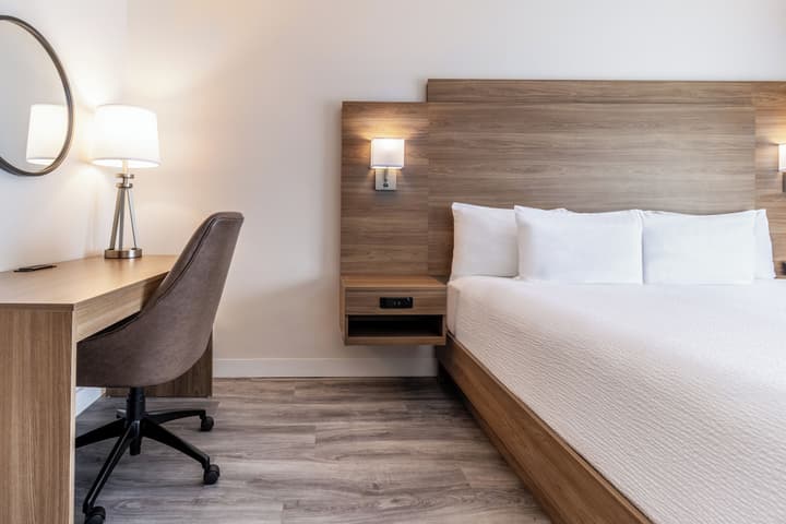 Atrium Hotel Vancouver