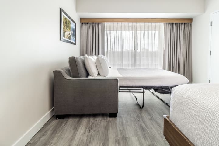 Atrium Hotel Vancouver