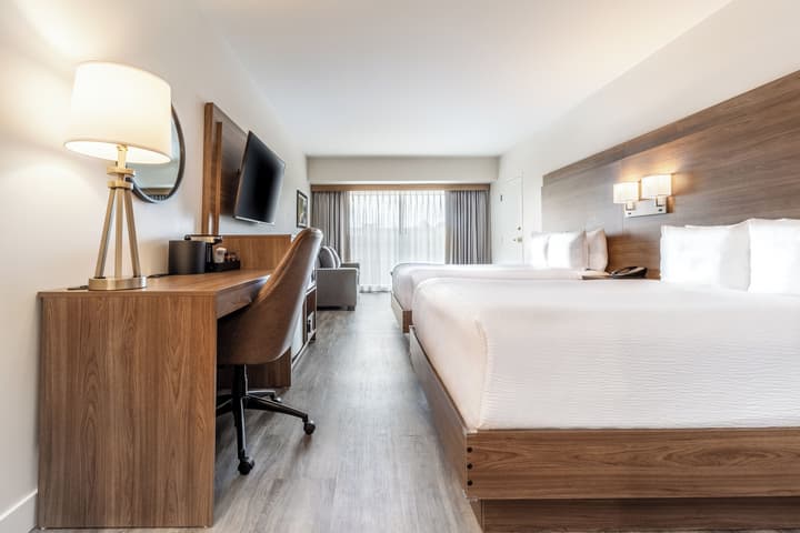 Atrium Hotel Vancouver
