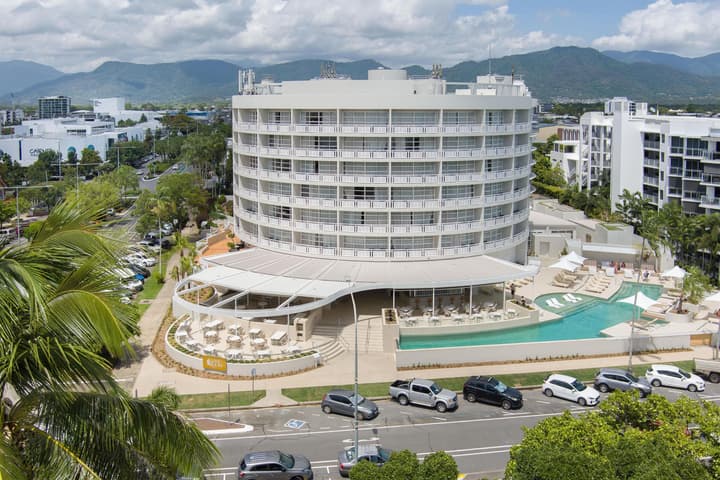 DoubleTree by Hilton Hotel Cairns