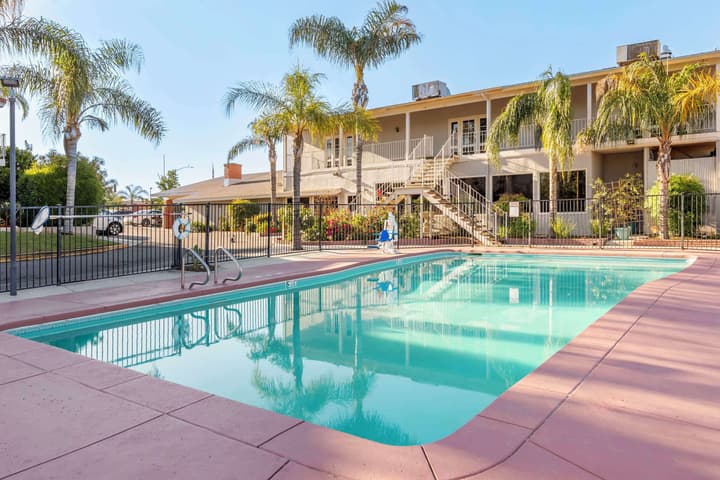 Best Western Plus Hill House