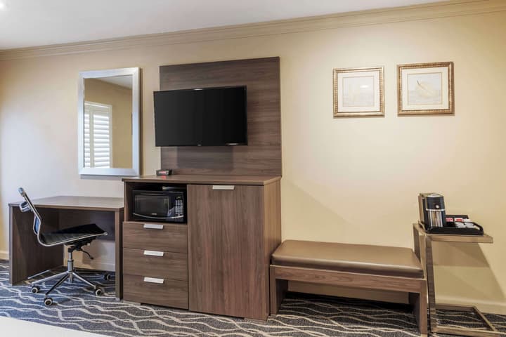 Best Western Plus Hill House