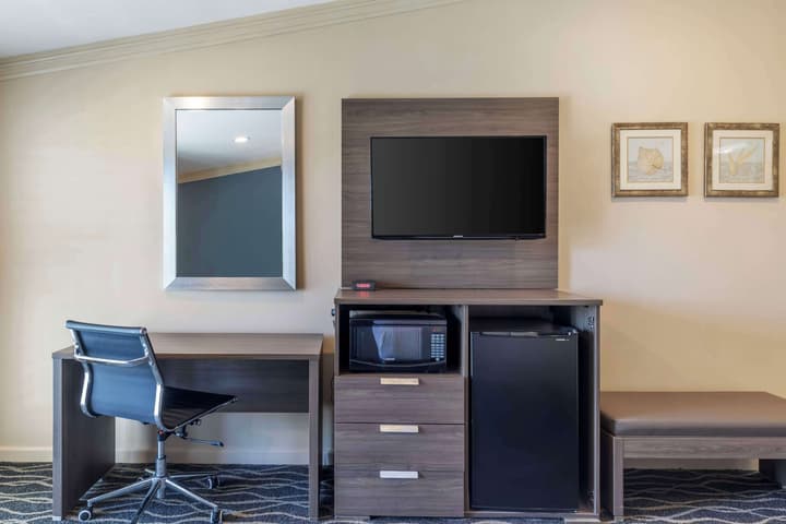 Best Western Plus Hill House