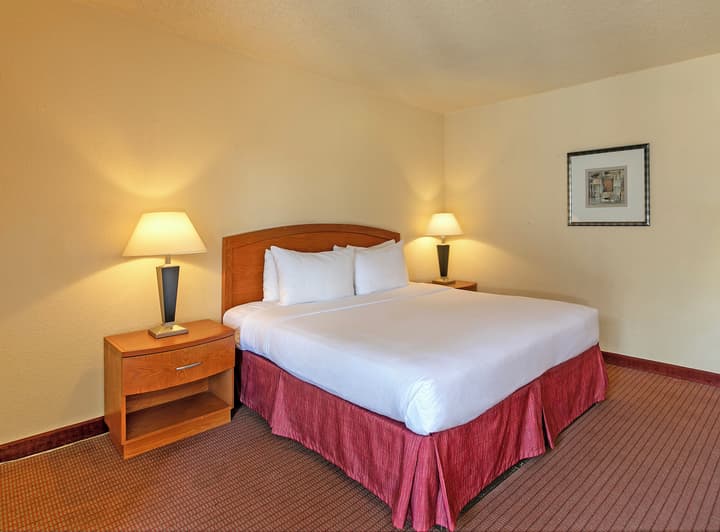 Golden Sails Hotel