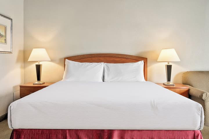 Golden Sails Hotel