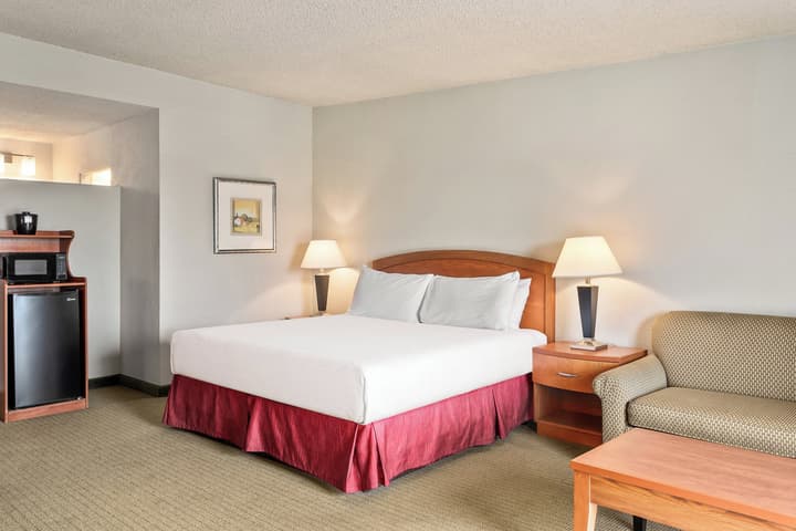 Golden Sails Hotel