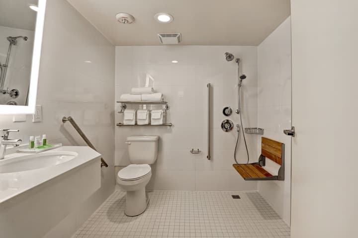 Holiday Inn Ottawa Dwtn - Parliament Hill by IHG
