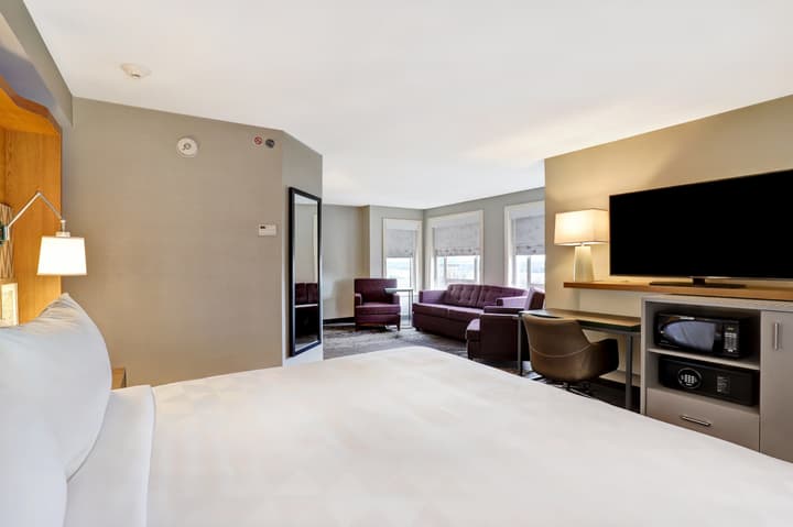 Holiday Inn Ottawa Dwtn - Parliament Hill by IHG