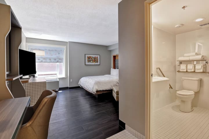 Holiday Inn Ottawa Dwtn - Parliament Hill by IHG