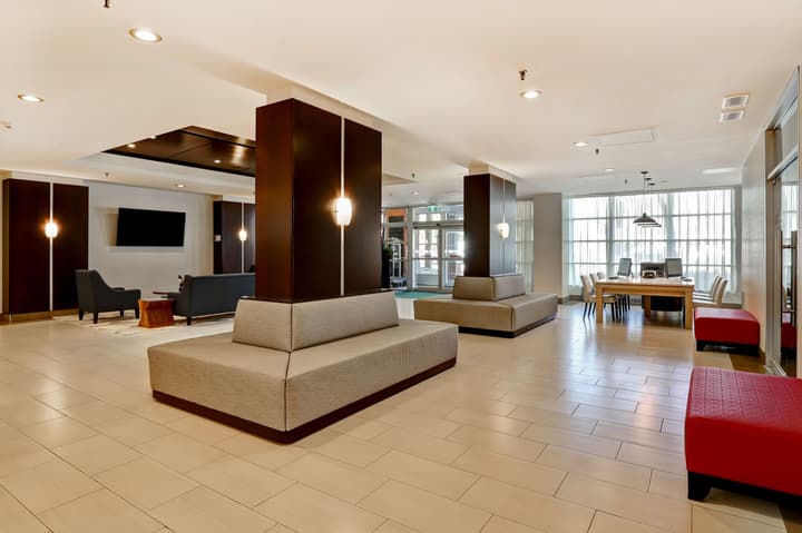 Holiday Inn Ottawa Dwtn - Parliament Hill by IHG