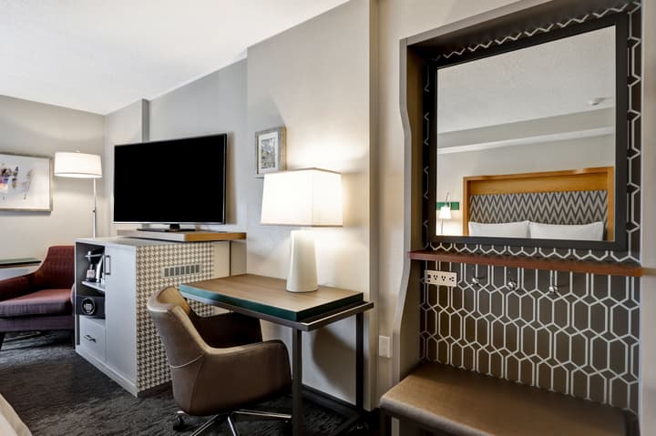 Holiday Inn Ottawa Dwtn - Parliament Hill by IHG