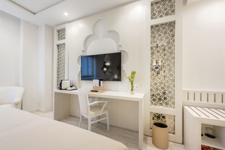 Saray Hotel