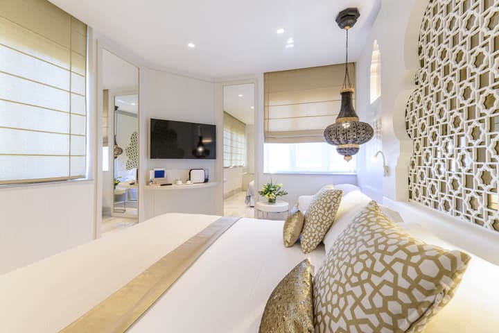 Saray Hotel