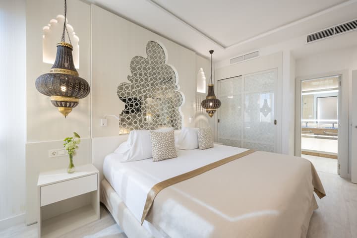 Saray Hotel