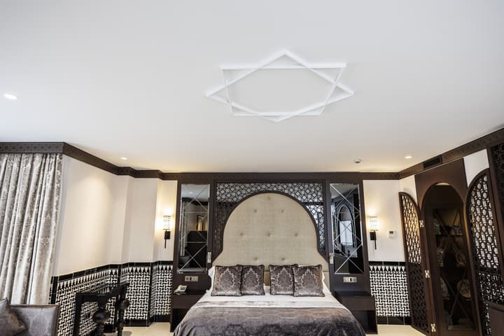 Saray Hotel