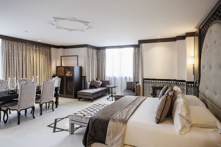 Saray Hotel