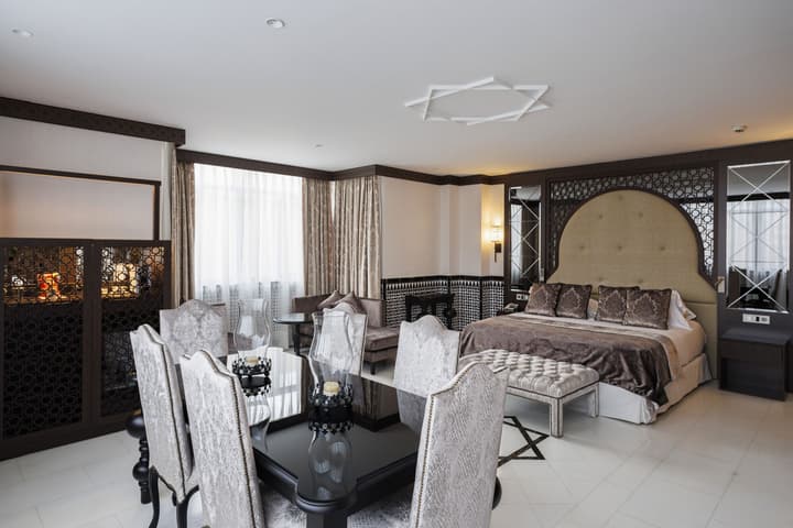 Saray Hotel
