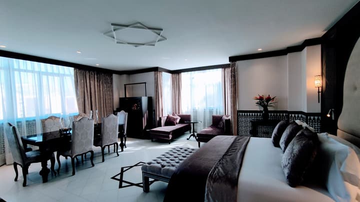 Saray Hotel