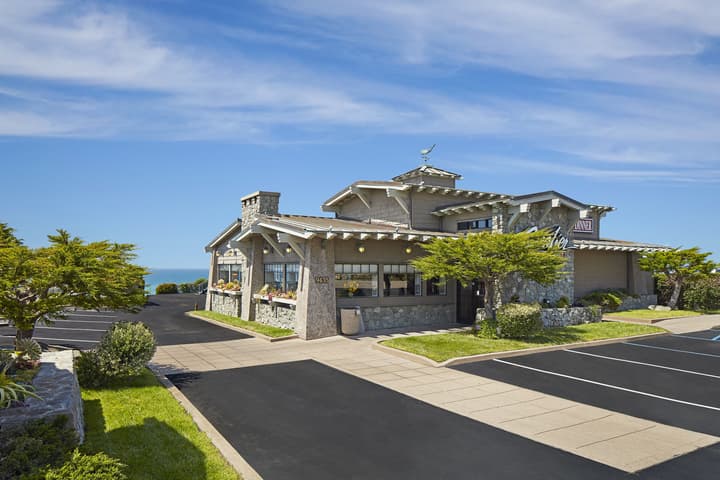 Cavalier Oceanfront Resort