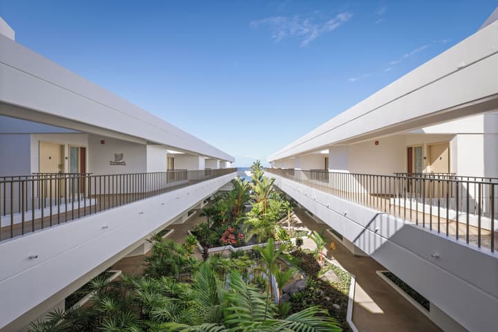 Royal Sea Cliff Kona by OUTRIGGER