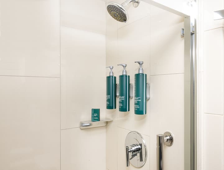 DoubleTree by Hilton Hotel Newark Airport