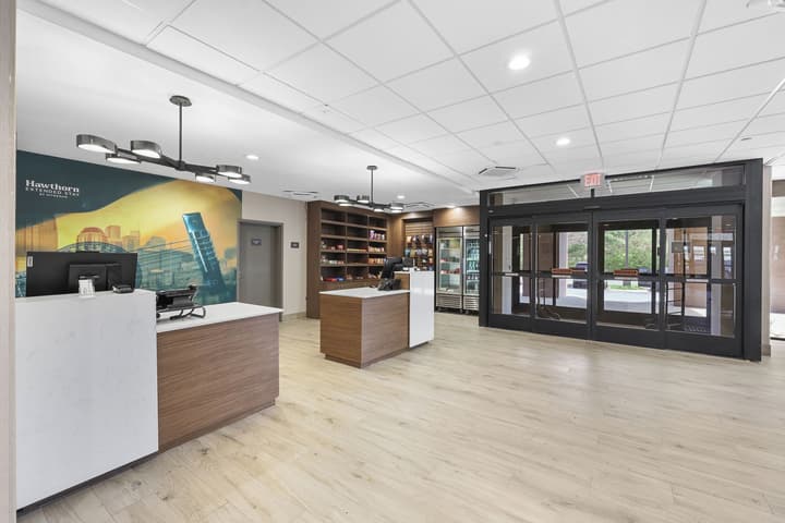 La Quinta Inn & Suites by Wyndham Nashville Airport/Opryland