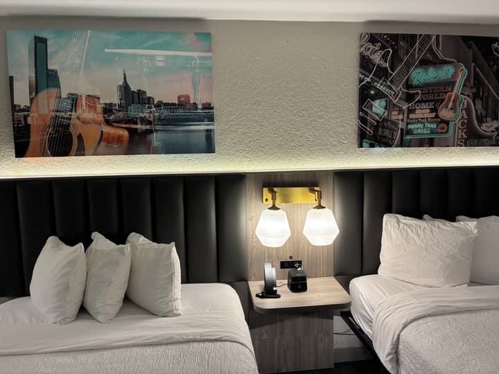 La Quinta Inn & Suites by Wyndham Nashville Airport/Opryland