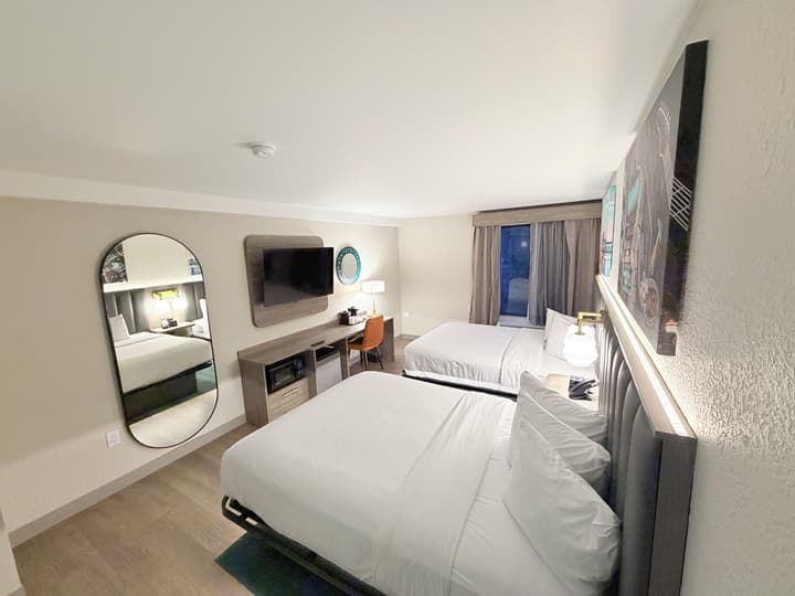 La Quinta Inn & Suites by Wyndham Nashville Airport/Opryland